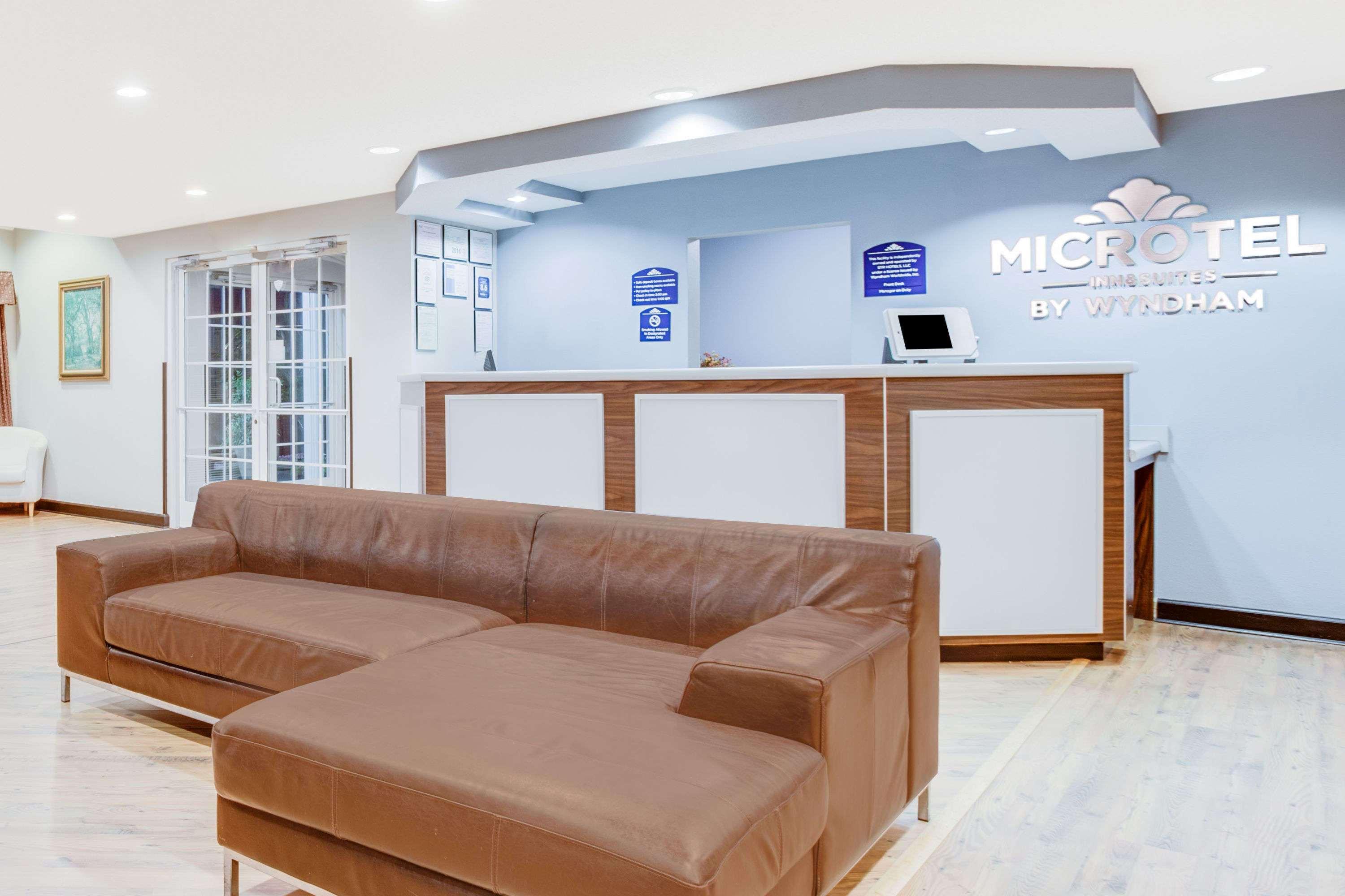 Microtel Inn & Suites Columbus North Exteriör bild