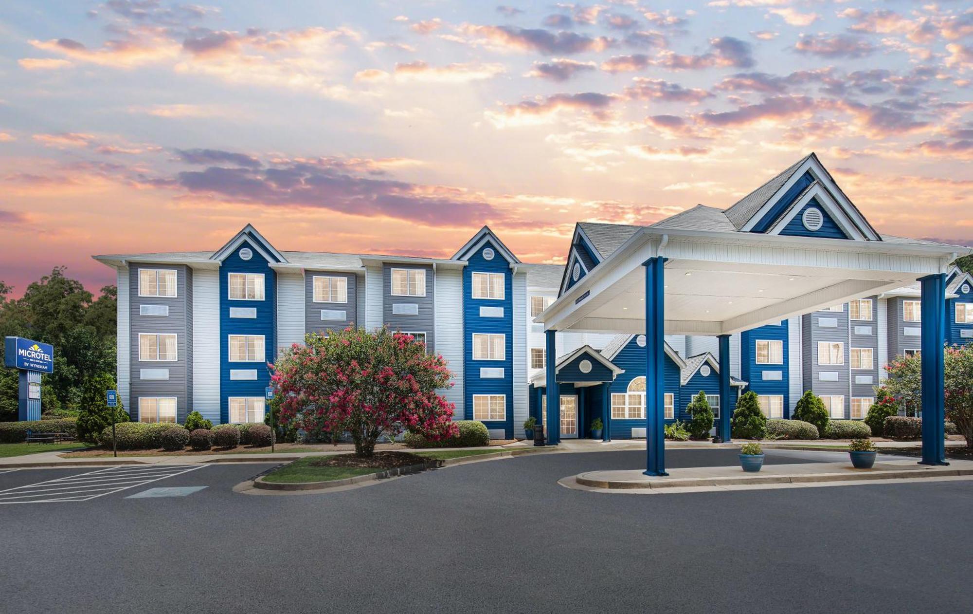 Microtel Inn & Suites Columbus North Exteriör bild