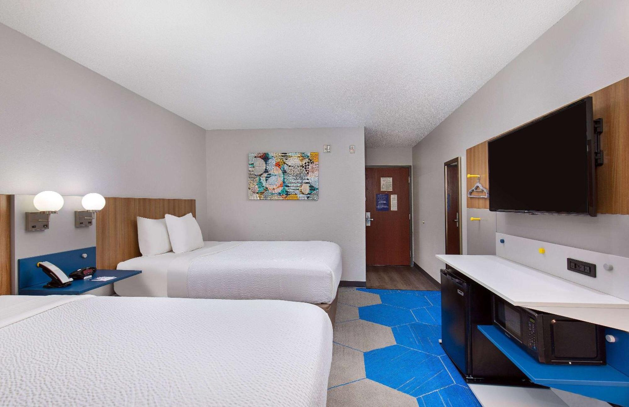 Microtel Inn & Suites Columbus North Exteriör bild